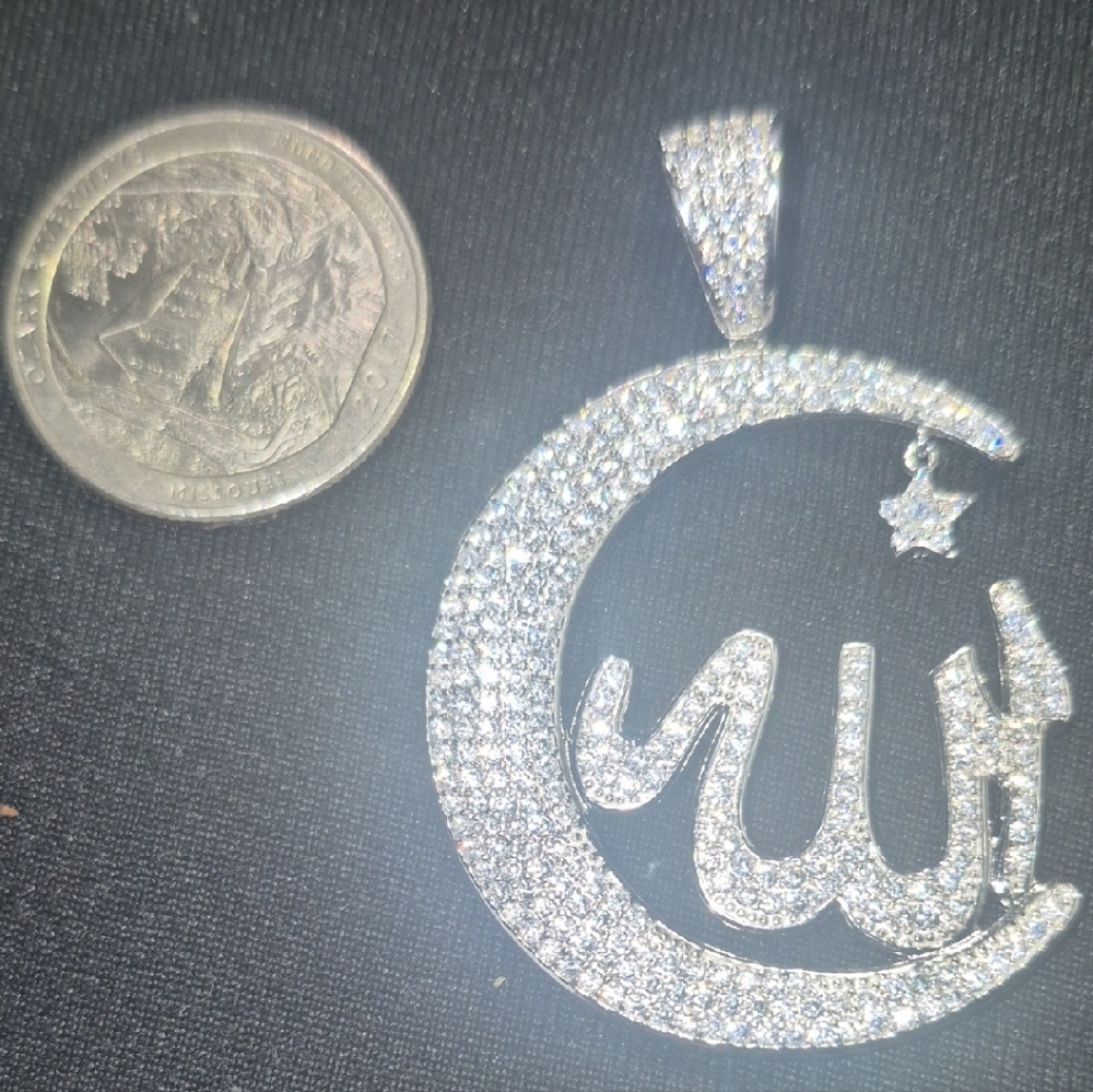 Elegant Silver Crescent Pendant
